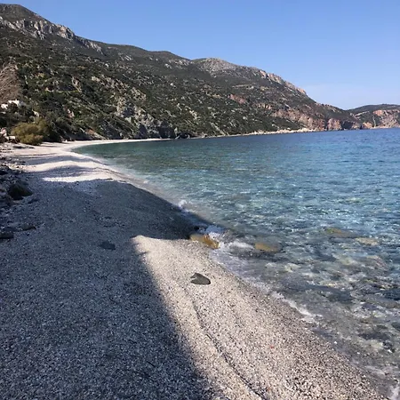 A Peaceful Haven In A Quiet Location With Exceptional Sea Views Akhladherí