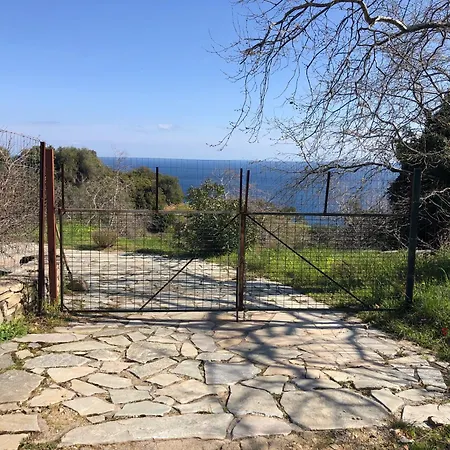 A Peaceful Haven In A Quiet Location With Exceptional Sea Views Villa Akhladherí
