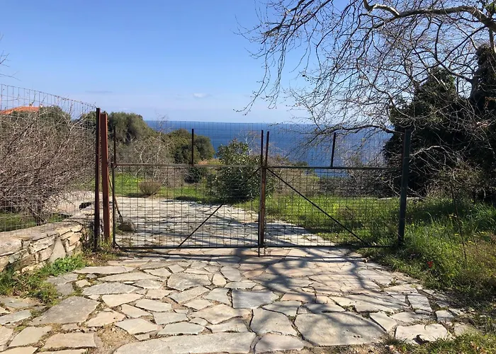 A Peaceful Haven In A Quiet Location With Exceptional Sea Views Villa Akhladheri